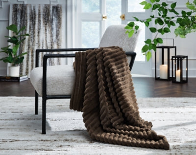 Ashley Alsonwell Brown Throw (Set of 3)