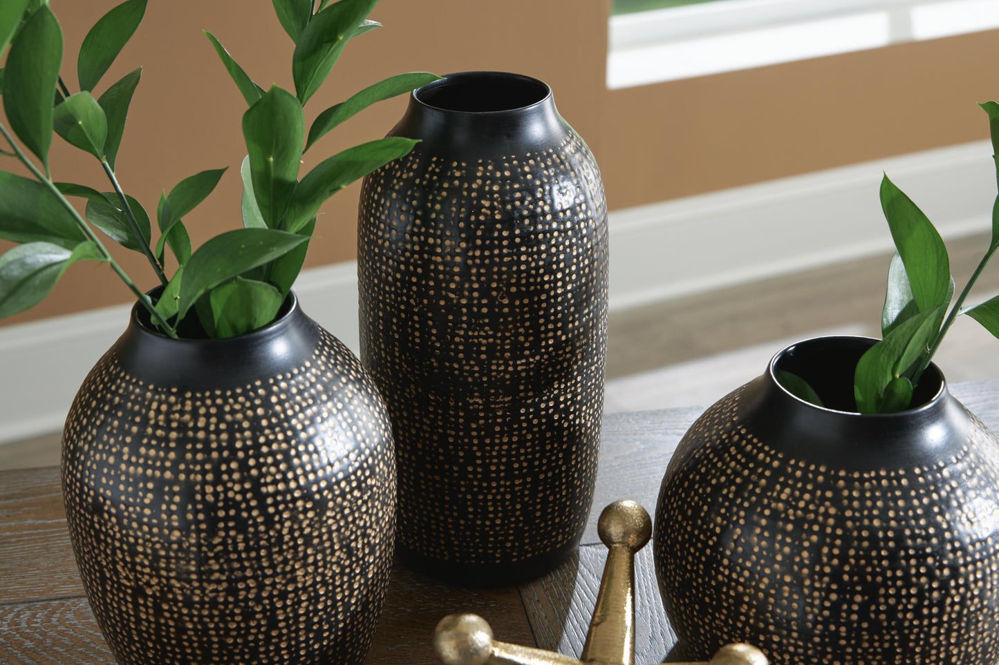 Ashley Vinburn Black Gold Finish Accessory Set (Set of 5)