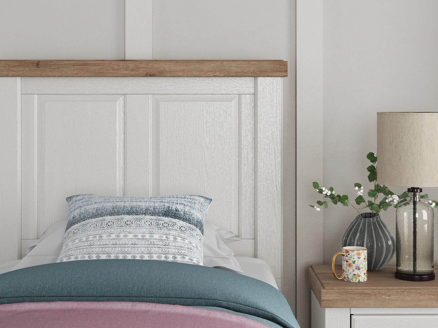 Benchcraft Savonport White Brown Twin Panel Bed