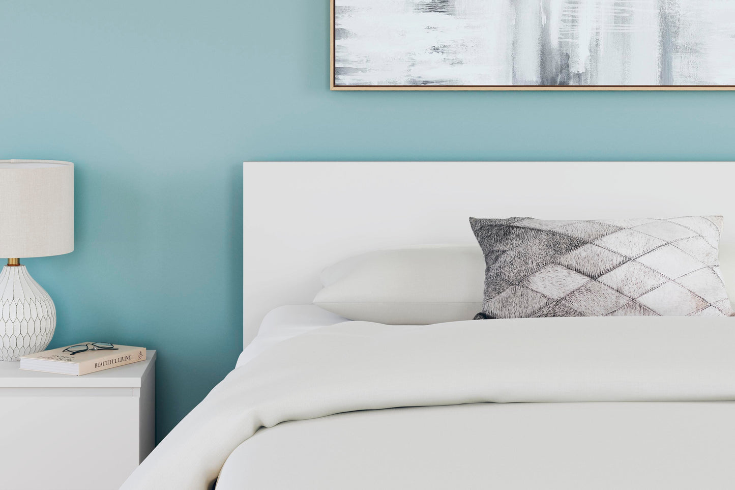 Ashley Onita White Queen Panel Platform Bed