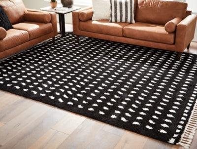 Ashley Minston Black White 5' x 7' Rug
