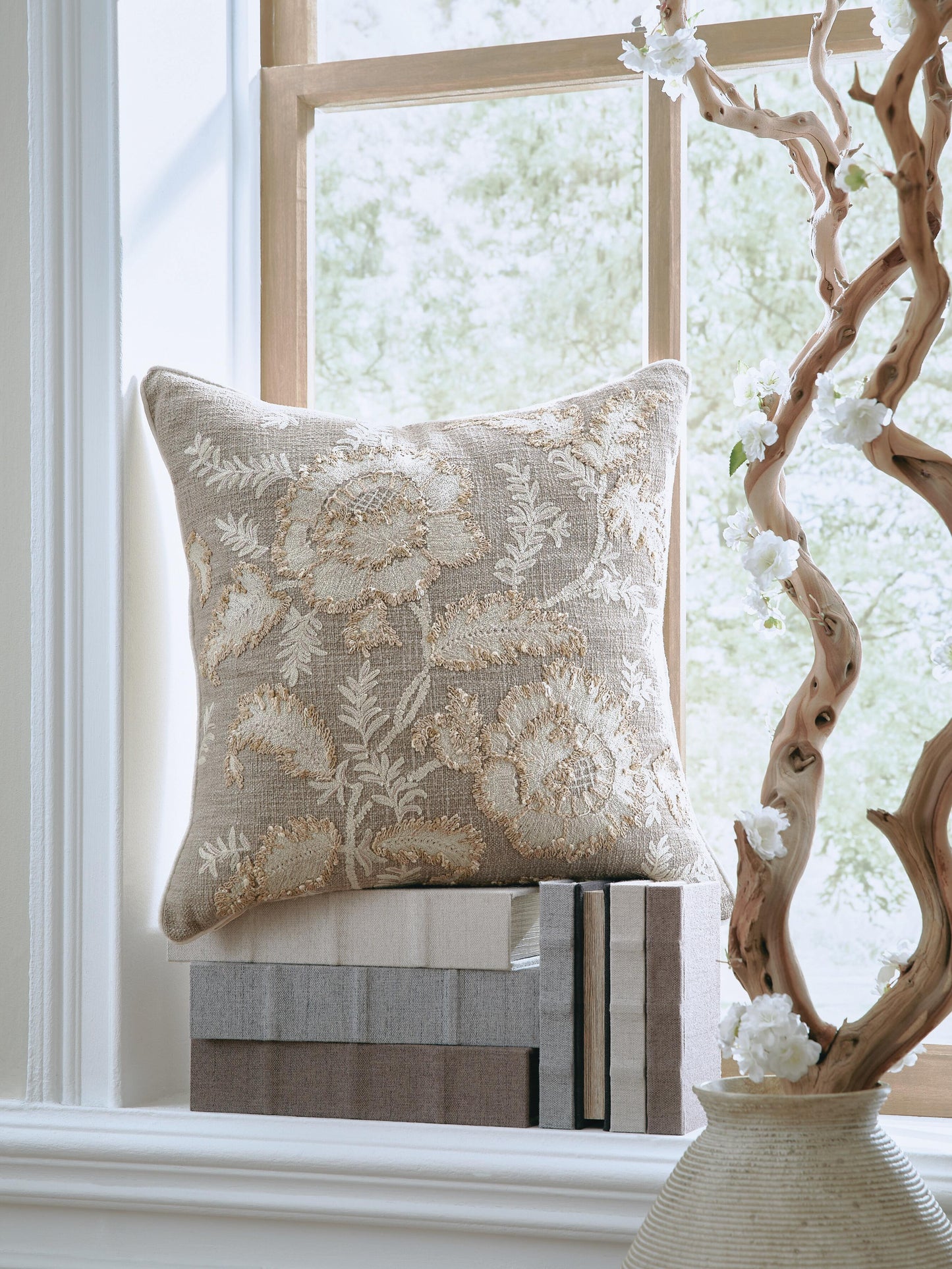 Ashley Viveka Brown Beige Pillow (Set of 4)
