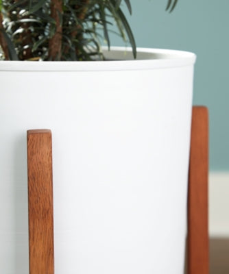 Ashley Dorcey White Brown Planter (Set of 2)