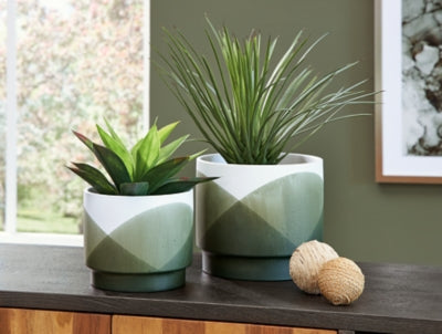 Ashley Ardenridge Green White Planter (Set of 2)