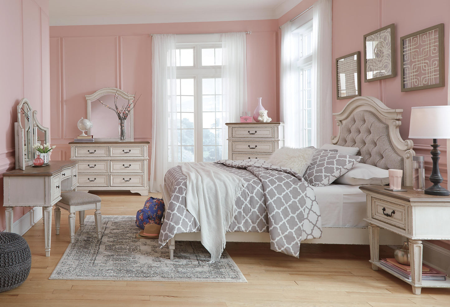 Ashley Realyn Chipped White Full Panel Bed