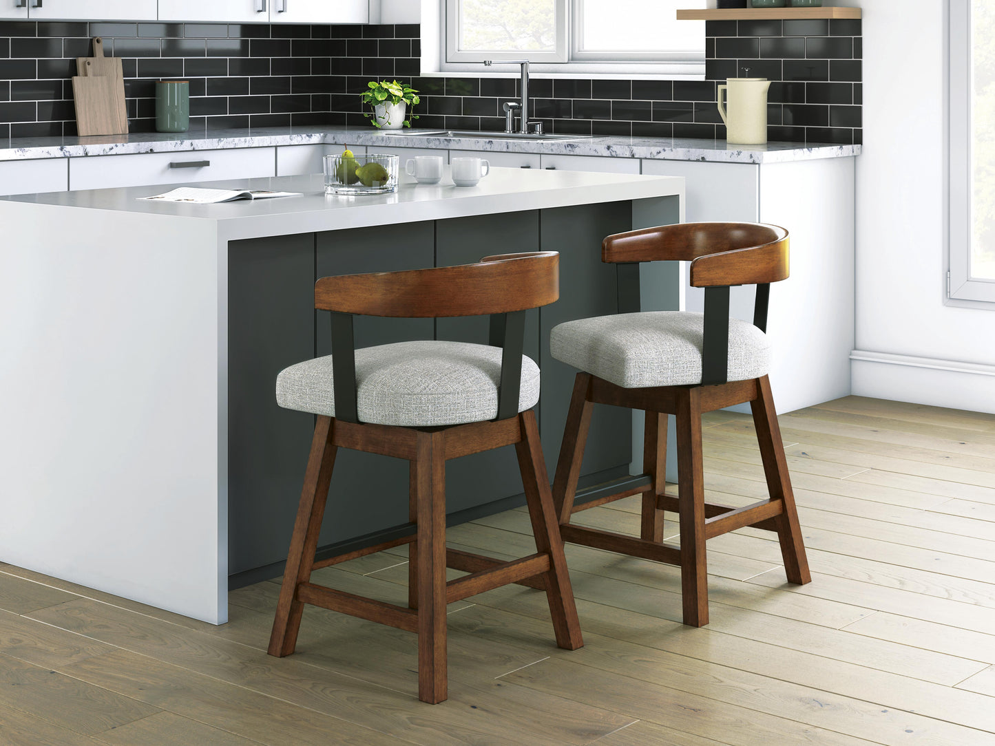 Ashley Ralene Medium Brown Counter Height Barstool (Set of 2)