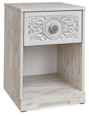 Ashley Paxberry Whitewash 19" W Nightstand