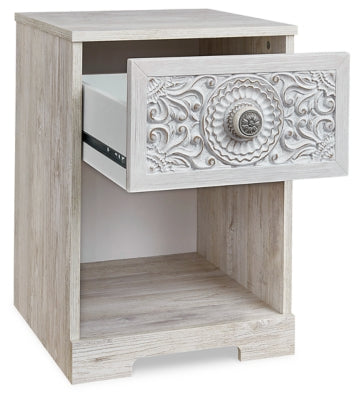 Ashley Paxberry Whitewash 19" W Nightstand