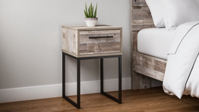 Ashley Neilsville Whitewash 19" W Nightstand