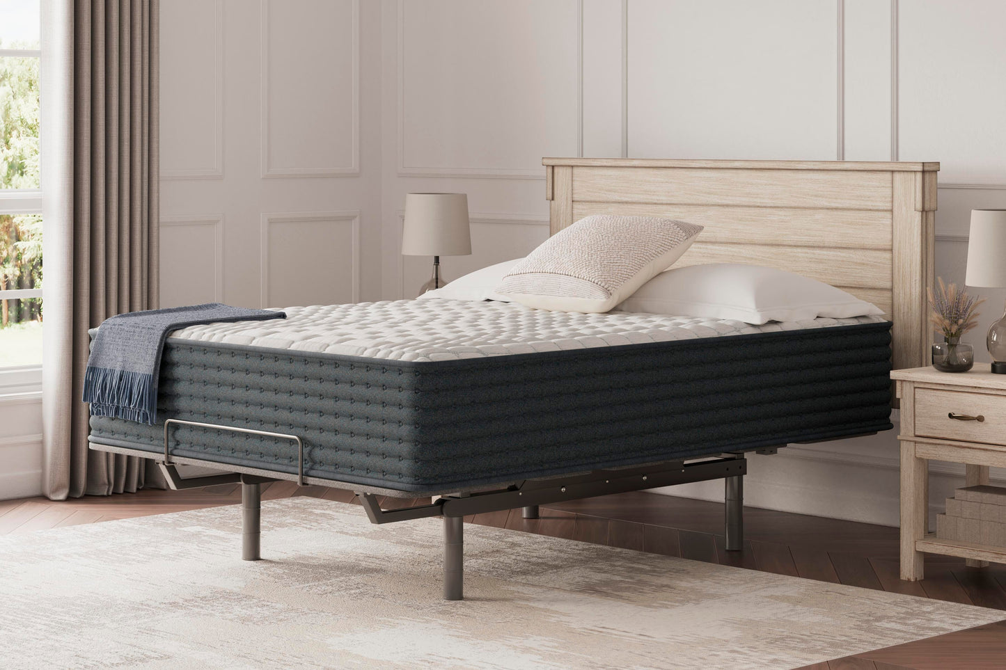 Ashley Hybrid 1300 White California King Mattress