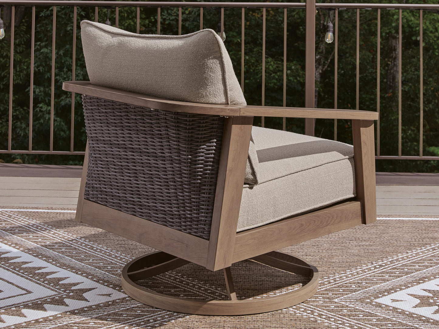 Ashley Francis Beach Natural Gray Outdoor Swivel Lounge with Cushion