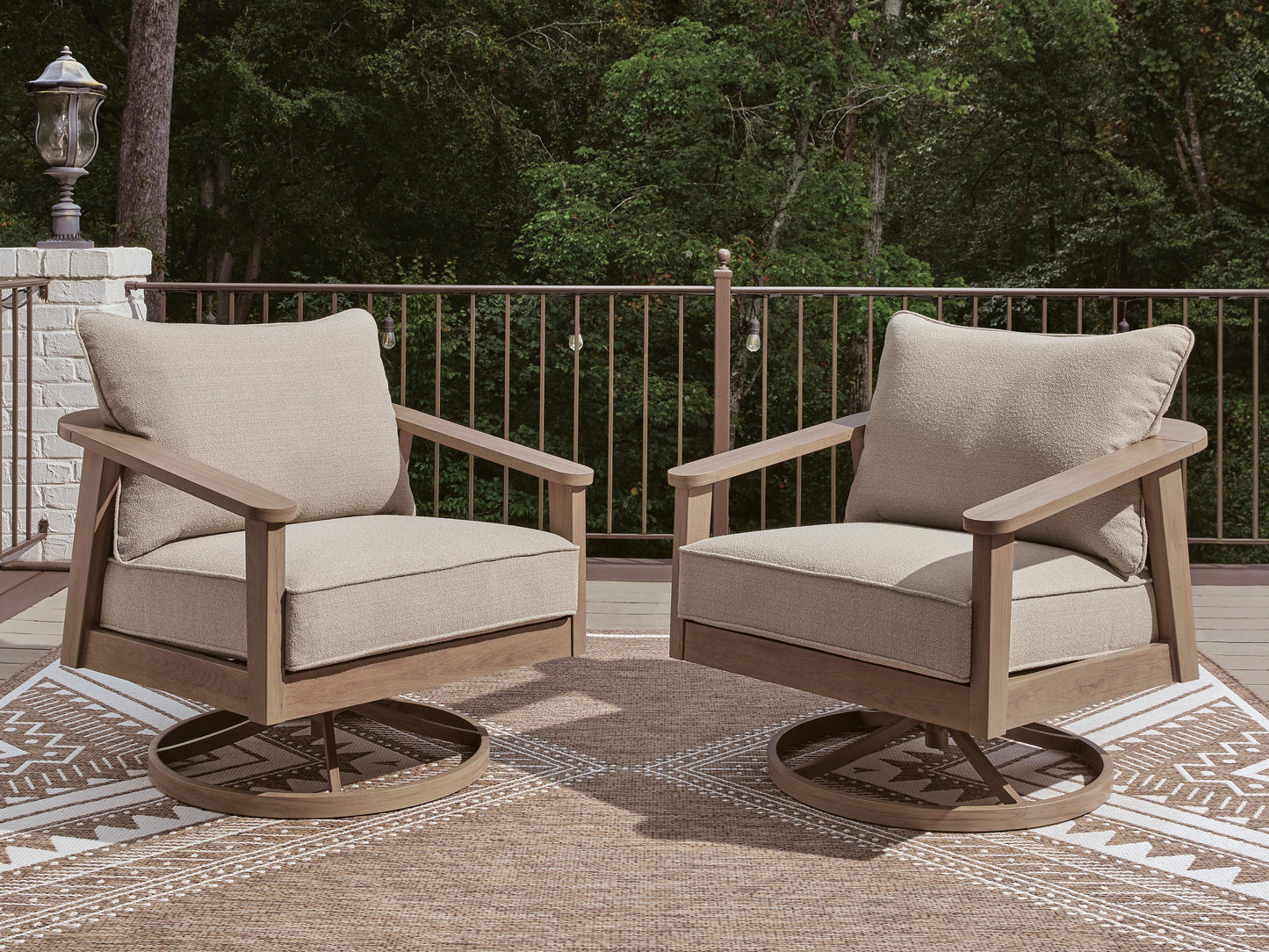 Ashley Francis Beach Natural Gray Outdoor Swivel Lounge with Cushion