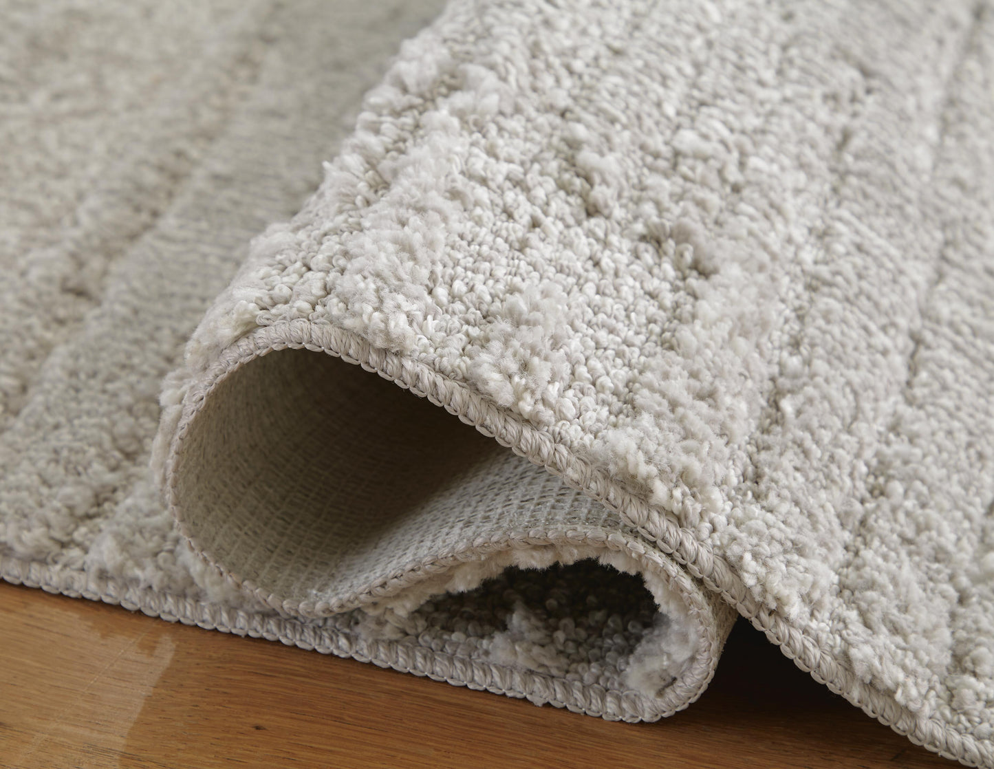 Ashley Ivygail Gray 5' x 7' Rug