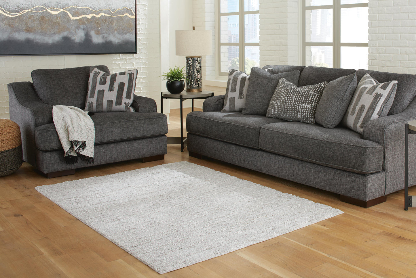 Ashley Ivygail Gray 5' x 7' Rug