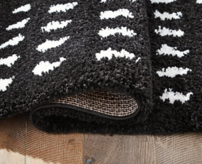 Ashley Minston Black White 5' x 7' Rug