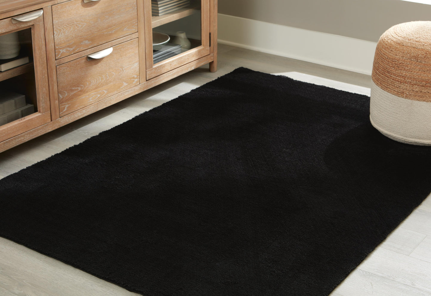 Ashley Anaben Black 5' x 7' Washable Rug