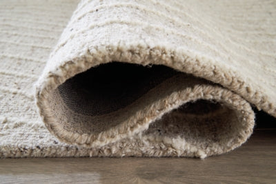 Ashley Varahill Gray Ivory 5' x 7' Rug