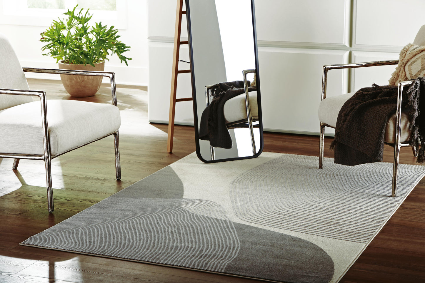 Ashley Winderburg Gray Ivory 5' x 7' Rug