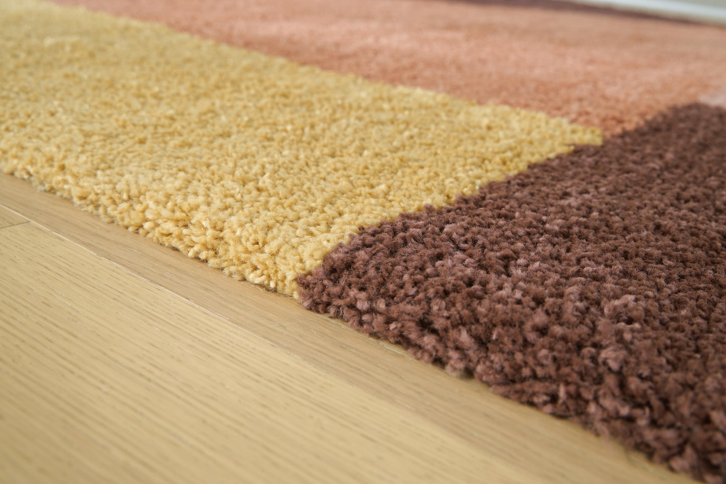 Ashley Gailmore Cream Pink Ocher 5' x 7' Rug