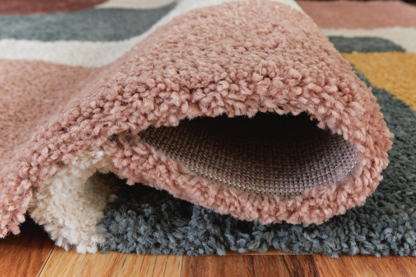 Ashley Flynnwick Cream Pink Gray 5' x 7' Rug