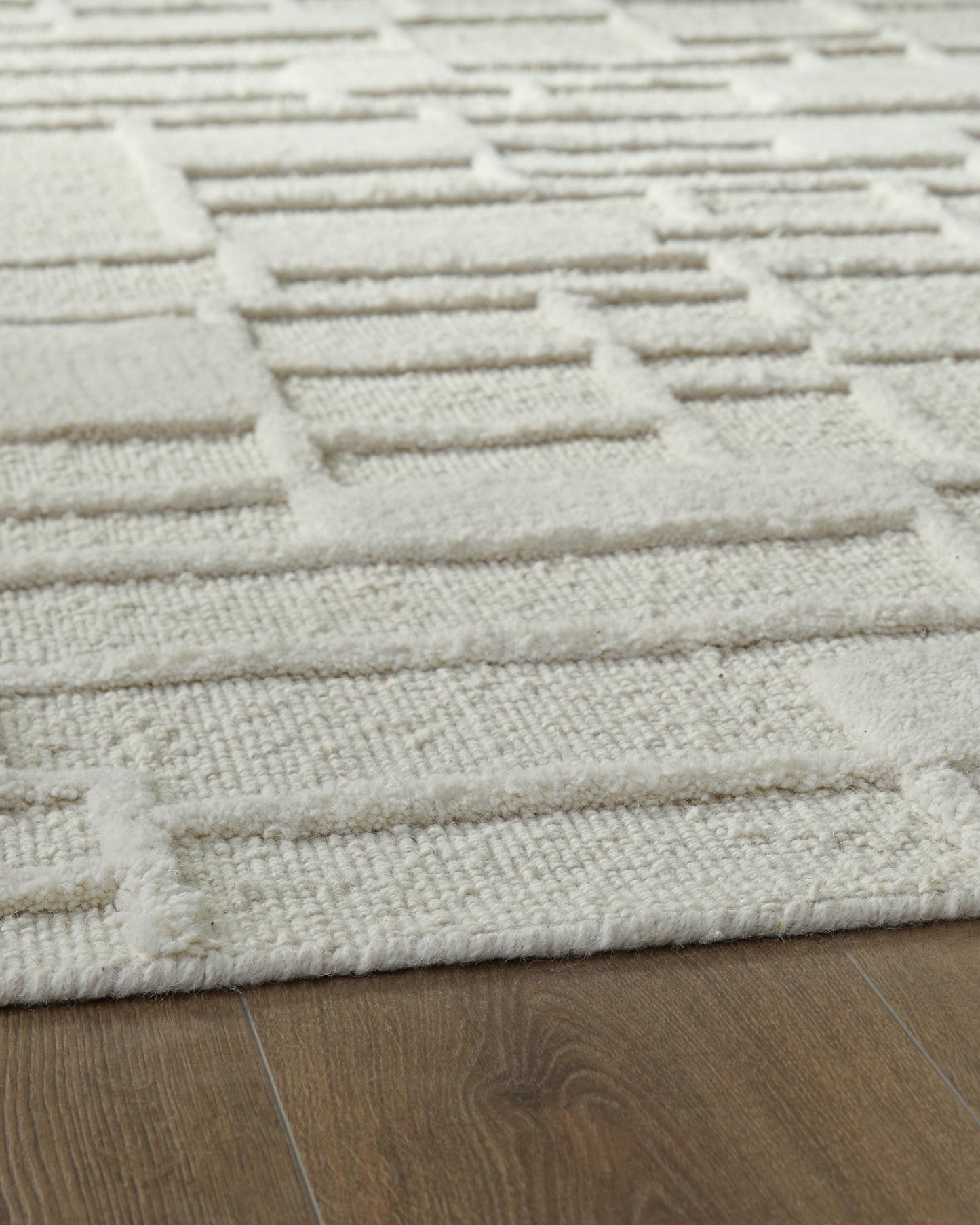 Ashley Empriss Ivory 7'8" x 10' Area Rug
