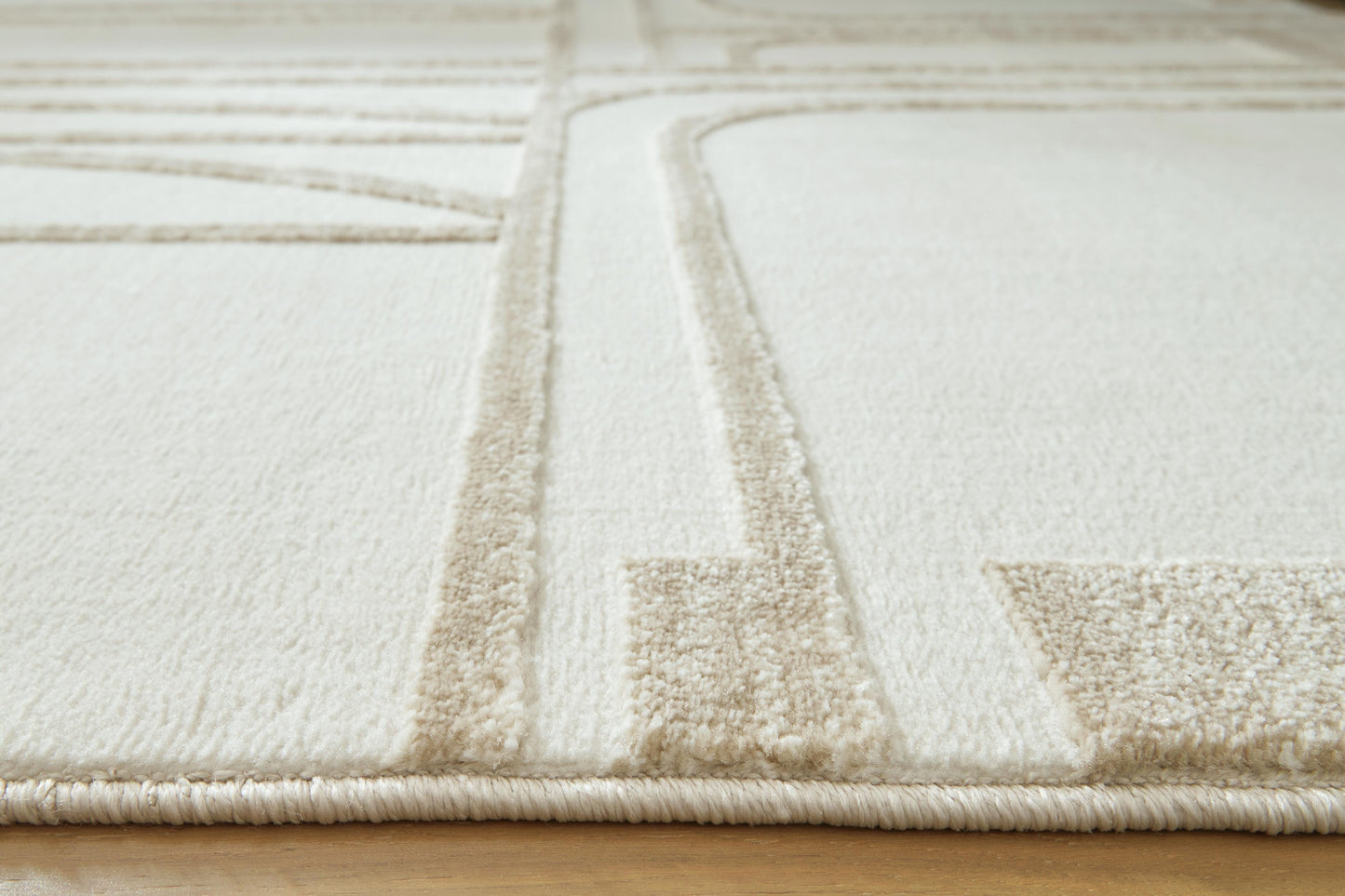 Ashley Farongrove Ivory Beige 5'3" x 7' Area Rug