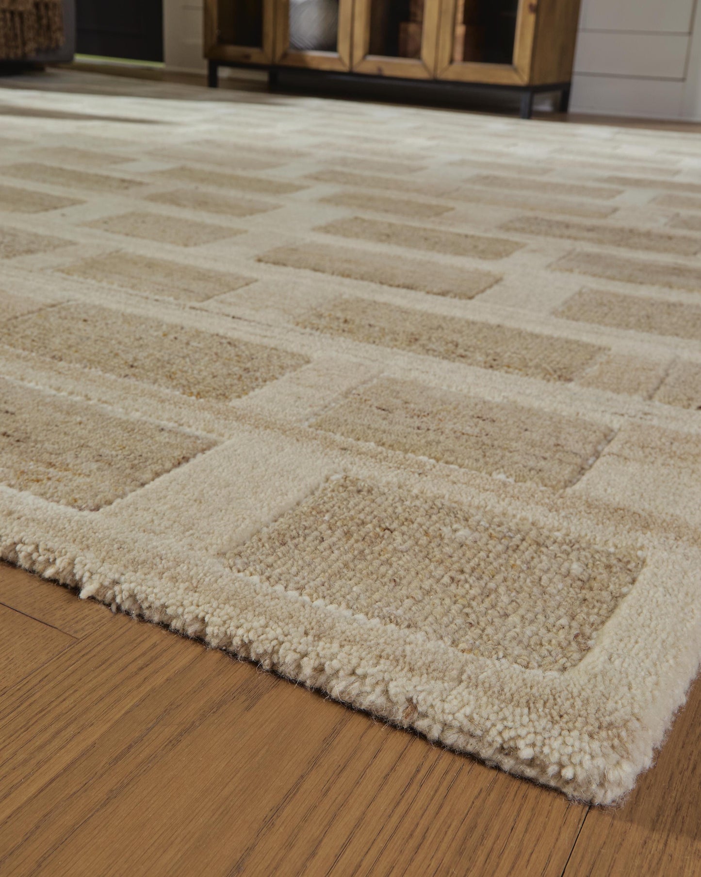 Ashley Lisgrove Tan Brown White 5' x 7' Area Rug
