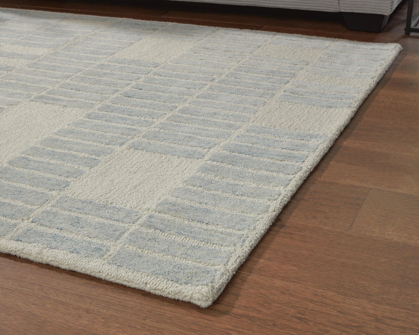 Ashley Dylanton Ivory Blue 5' x 7' Area Rug