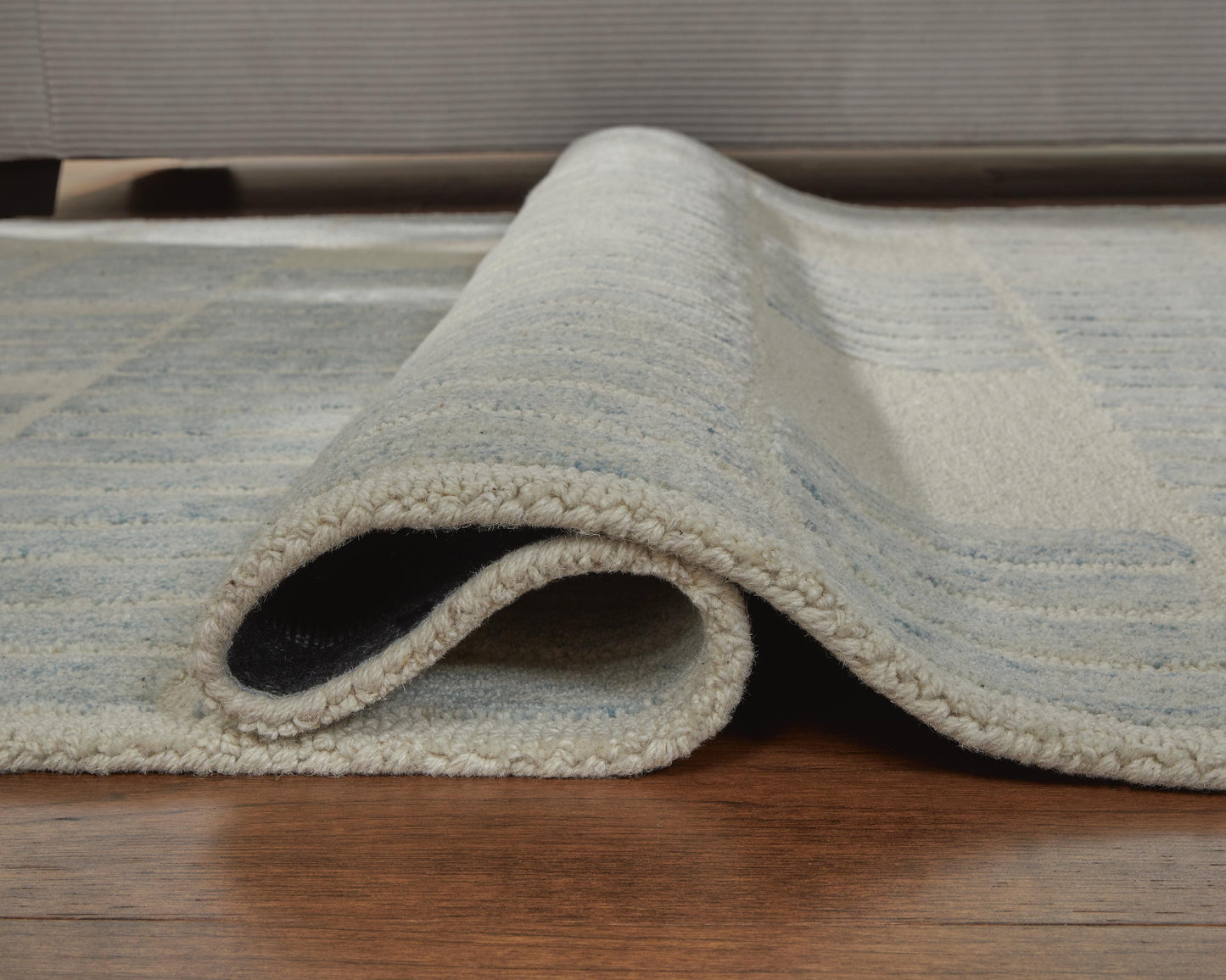Ashley Dylanton Ivory Blue 5' x 7' Area Rug