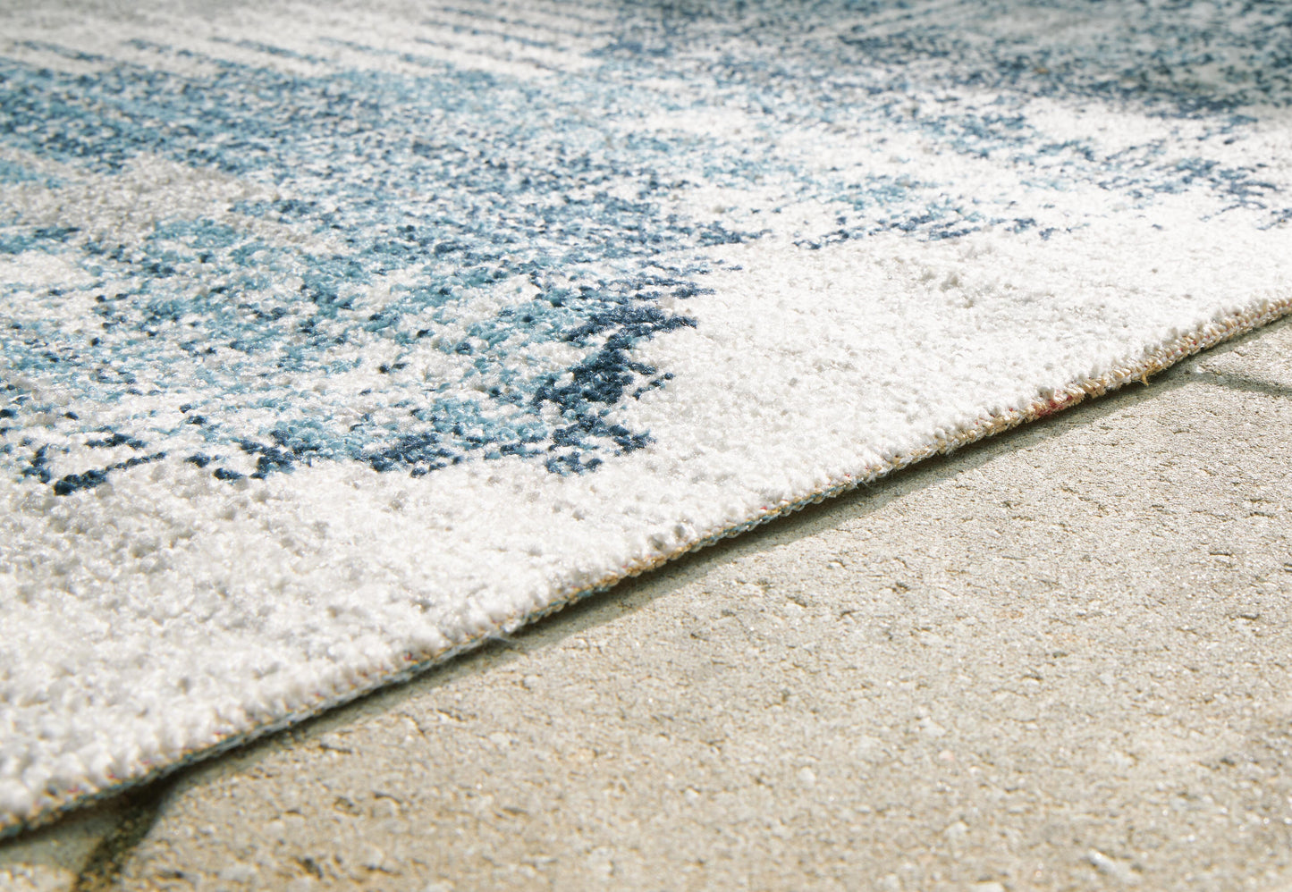 Ashley Daddridge Blue Gray Ivory 5' x 7' Rug