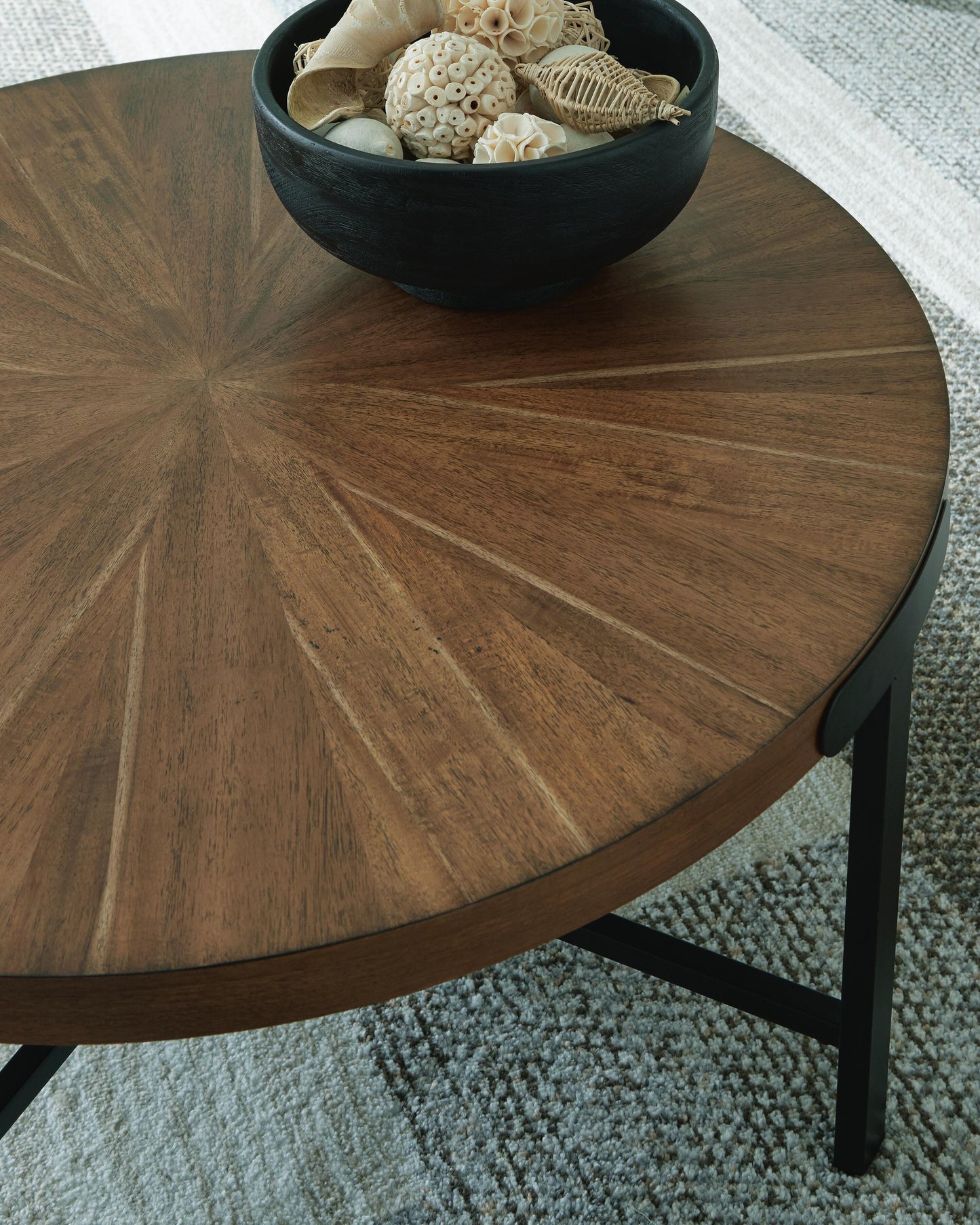Ashley Crosstrail Brown Table (Set of 3)