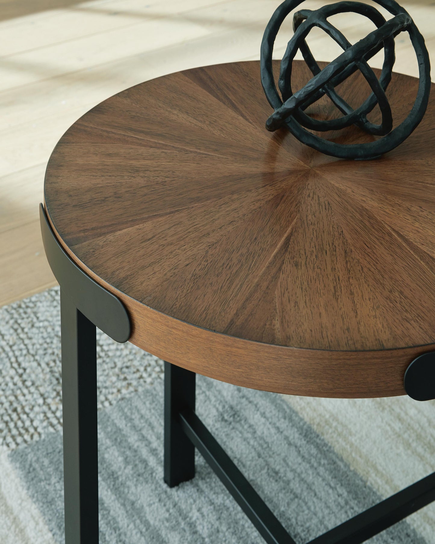 Ashley Crosstrail Brown Table (Set of 3)