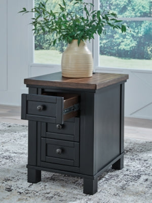 Ashley Wildenauer Brown Black Chairside End Table